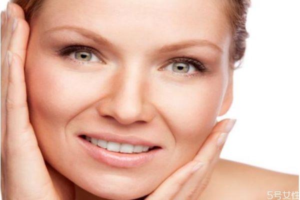 抹脸的步骤先用什么后用什么 擦脸的正确顺序 抹脸的步骤先用什么后用什么 擦脸的正确顺序