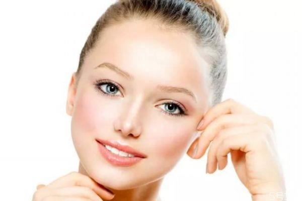 抹脸的步骤先用什么后用什么 擦脸的正确顺序 抹脸的步骤先用什么后用什么 擦脸的正确顺序