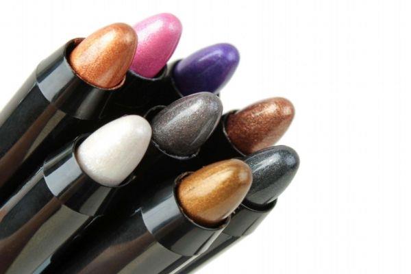 珠光眼影笔有什么用 珠光眼影可以直接用吗 珠光眼影笔有什么用 珠光眼影可以直接用吗