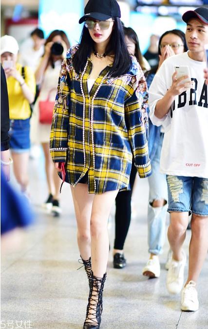 长袖配短裤好看吗 最时髦的换季穿搭 长袖配短裤好看吗 最时髦的换季穿搭