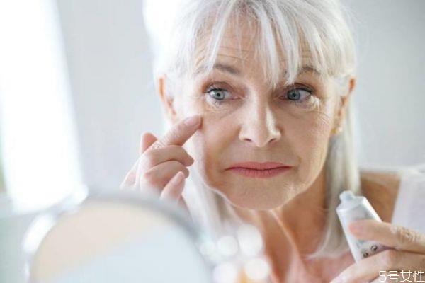 如何减少白头发 减少白头发的方法有什么 如何减少白头发 减少白头发的方法有什么