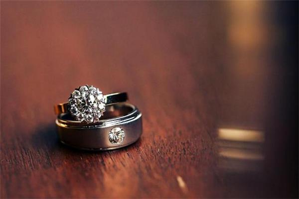 对戒丢了一只怎么办 对戒掉了一个代表什么 对戒丢了一只怎么办 对戒掉了一个代表什么