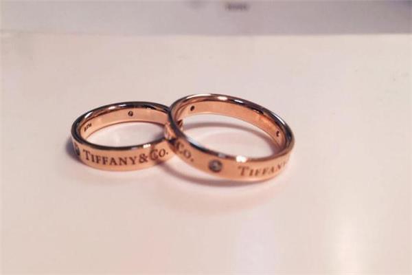 对戒丢了一只怎么办 对戒掉了一个代表什么 对戒丢了一只怎么办 对戒掉了一个代表什么