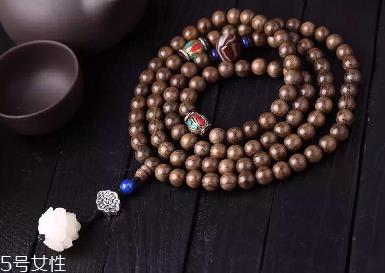 金丝楠木手串适合人群 这三类人非常适合 金丝楠木手串适合人群 这三类人非常适合