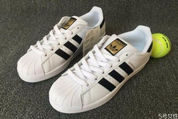 板鞋会越穿越大吗 板鞋穿大点好还是刚好 板鞋会越穿越大吗 板鞋穿大点好还是刚好