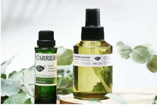 荷荷巴油可以去黑头吗 荷荷巴油有去黑头的效果吗 荷荷巴油可以去黑头吗 荷荷巴油有去黑头的效果吗