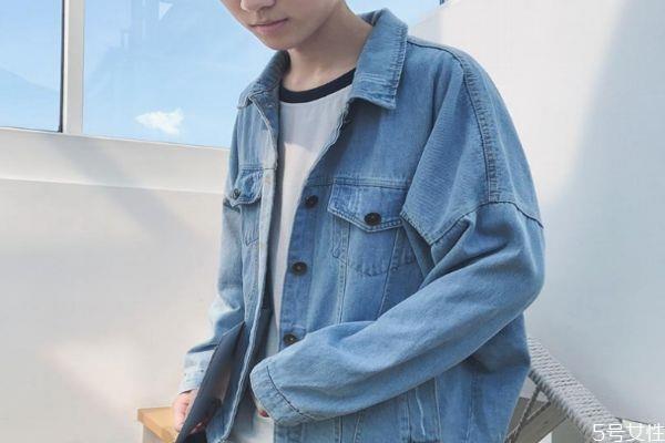 牛仔外套发黄干洗店可以洗吗 牛仔衣变黄可以恢复吗 牛仔外套发黄干洗店可以洗吗 牛仔衣变黄可以恢复吗