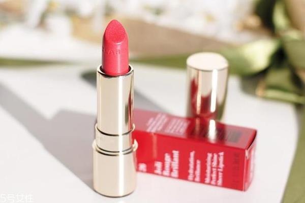 娇韵诗润彩引力口红试色 26甜甜草莓色 娇韵诗润彩引力口红试色 26甜甜草莓色