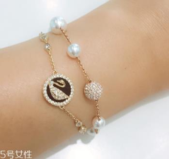 施华洛世奇手链怎么戴 这样最合适 施华洛世奇手链怎么戴 这样最合适