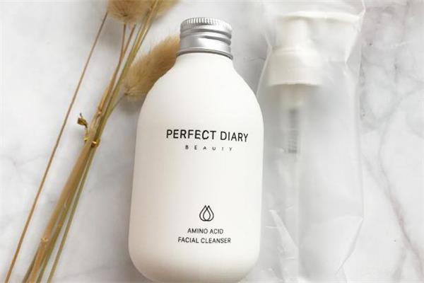 完美日记白胖子洗面奶多少钱 完美日记白胖子洗面奶保质期