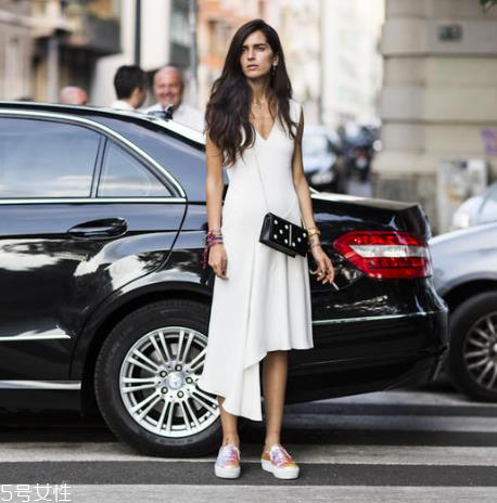 春天穿什么衣服最时髦?18年潮流解读 春天穿什么衣服最时髦?18年潮流解读