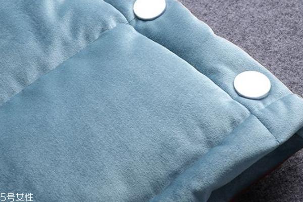 醋纤和聚酯纤维哪个好 两种面料各有特色 醋纤和聚酯纤维哪个好 两种面料各有特色