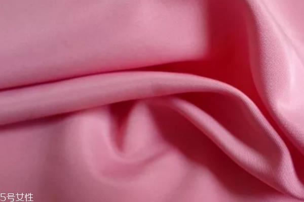 醋纤和聚酯纤维哪个好 两种面料各有特色 醋纤和聚酯纤维哪个好 两种面料各有特色