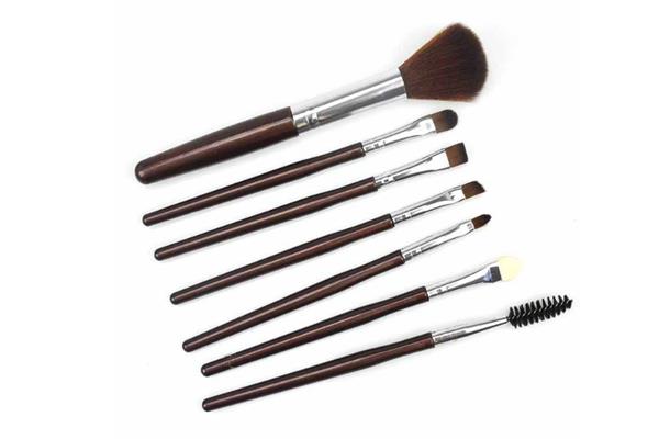 化妆刷可以用多久 化妆刷能否用洗面奶洗 化妆刷可以用多久 化妆刷能否用洗面奶洗