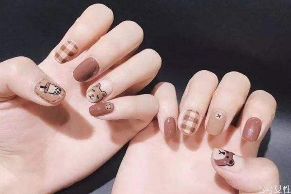 涂甲油胶的正确顺序 没有照灯怎么弄干甲油胶 涂甲油胶的正确顺序 没有照灯怎么弄干甲油胶