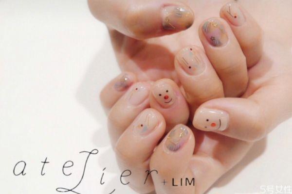 涂甲油胶的正确顺序 没有照灯怎么弄干甲油胶 涂甲油胶的正确顺序 没有照灯怎么弄干甲油胶