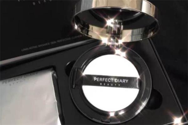 完美日记气垫真假辨认 完美日记气垫和稚优泉哪个好 完美日记气垫真假辨认 完美日记气垫和稚优泉哪个好