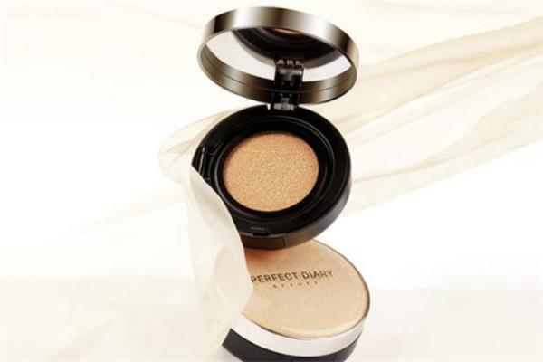 完美日记气垫真假辨认 完美日记气垫和稚优泉哪个好 完美日记气垫真假辨认 完美日记气垫和稚优泉哪个好