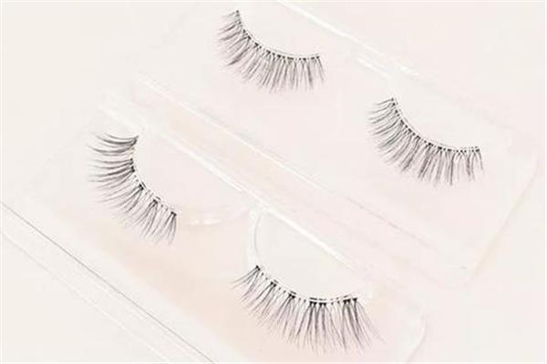 假睫毛会显眼睛大吗 假睫毛有什么用 假睫毛会显眼睛大吗 假睫毛有什么用