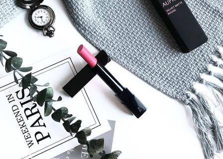 欧珀莱丝绒唇膏试色 秋冬必入款 欧珀莱丝绒唇膏试色 秋冬必入款