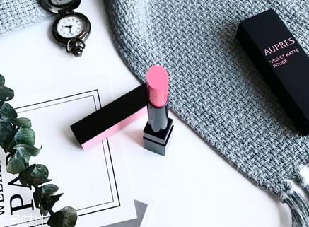 欧珀莱丝绒唇膏试色 秋冬必入款 欧珀莱丝绒唇膏试色 秋冬必入款