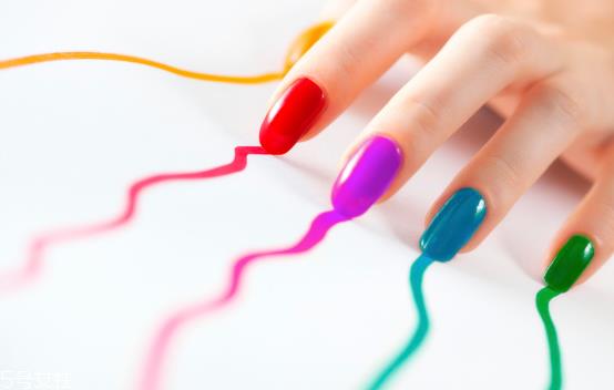 指甲油怎样擦避免中毒 指甲油避毒方法 指甲油怎样擦避免中毒 指甲油避毒方法