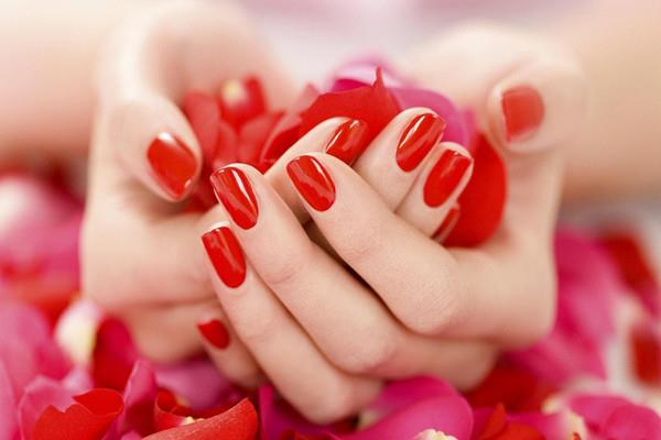 美甲可以维持多长时间 美甲能自己抠下来吗 美甲可以维持多长时间 美甲能自己抠下来吗