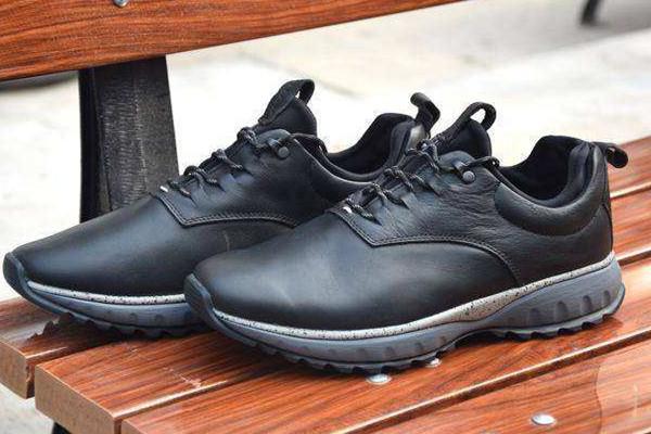 皮鞋磨脚是大了还是小了 皮鞋磨脚会一直磨吗 皮鞋磨脚是大了还是小了 皮鞋磨脚会一直磨吗