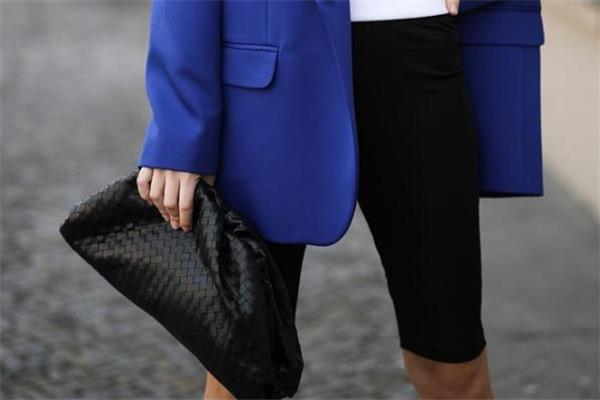 bottega veneta云朵包多少钱 葆蝶家云朵包价格 bottega veneta云朵包多少钱 葆蝶家云朵包价格