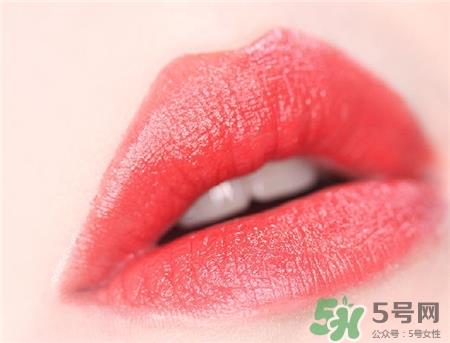赫拉235口红怎么样?赫拉蛇皮235口红试色 赫拉235口红怎么样?赫拉蛇皮235口红试色