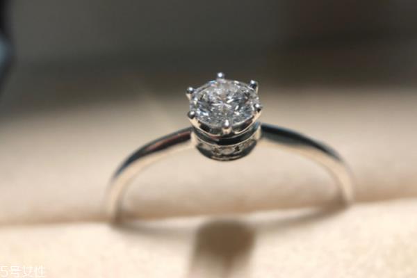 周生生钻戒可以换款吗 看购买时间 周生生钻戒可以换款吗 看购买时间