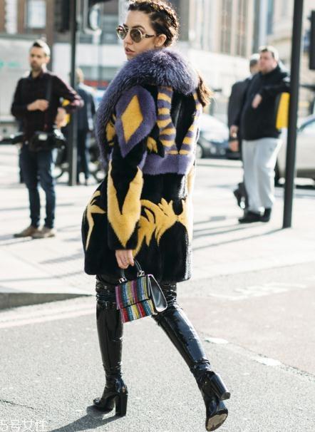 过膝长靴怎么搭配好看?这样穿时尚又保暖 过膝长靴怎么搭配好看?这样穿时尚又保暖