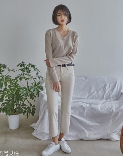 春天九分裤配什么鞋子好看?这样穿显腿长 春天九分裤配什么鞋子好看?这样穿显腿长