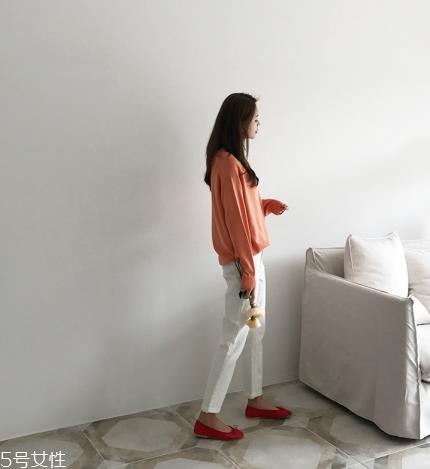 春天九分裤配什么鞋子好看?这样穿显腿长 春天九分裤配什么鞋子好看?这样穿显腿长
