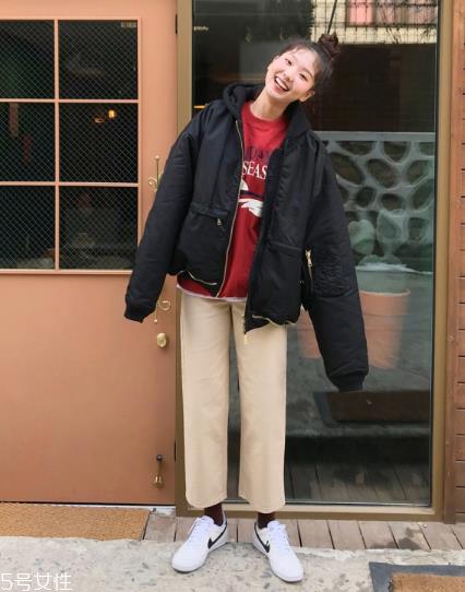 春天九分裤配什么鞋子好看?这样穿显腿长 春天九分裤配什么鞋子好看?这样穿显腿长