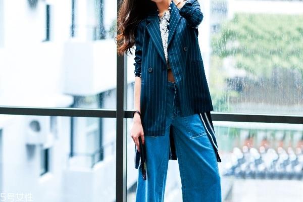 西装外套怎么搭配女 4种混搭穿法 西装外套怎么搭配女 4种混搭穿法