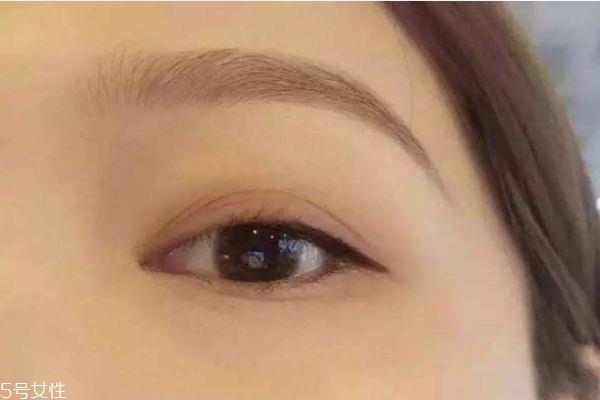 眼线胶笔怎么画 画眼线务必注意这几点 眼线胶笔怎么画 画眼线务必注意这几点