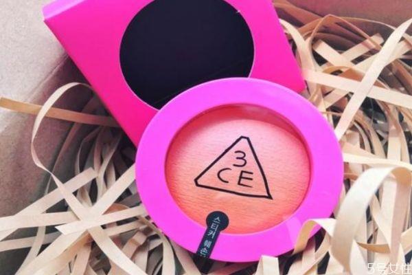 3ce是欧莱雅旗下的品牌吗 彩妆品牌3ce的全名叫什么 3ce是欧莱雅旗下的品牌吗 彩妆品牌3ce的全名叫什么