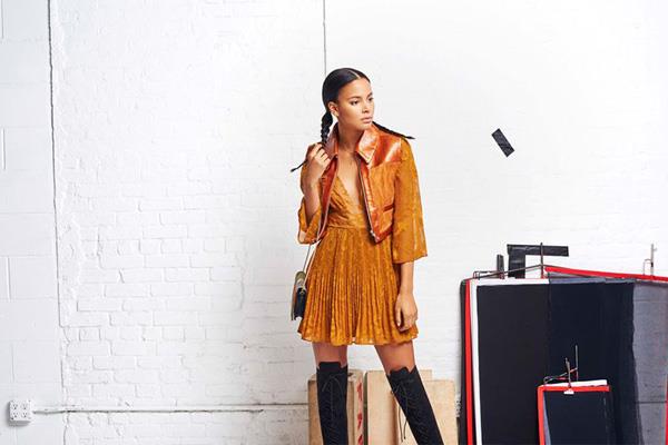 咖啡色和什么搭配显高级 咖啡色适合搭配什么颜色 咖啡色和什么搭配显高级 咖啡色适合搭配什么颜色