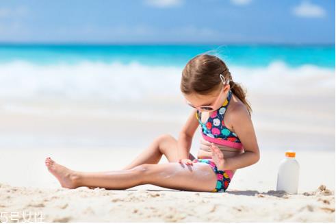 防晒霜正确使用方法 防晒霜需在保质期内用完 防晒霜正确使用方法 防晒霜需在保质期内用完