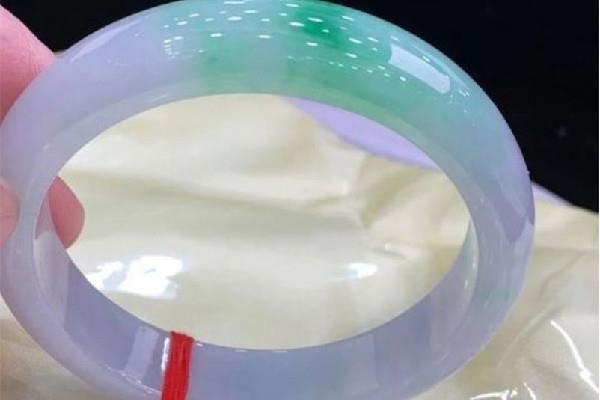 玉手镯怎么养才会越来越透亮 玉手镯多久要保养一次 玉手镯怎么养才会越来越透亮 玉手镯多久要保养一次