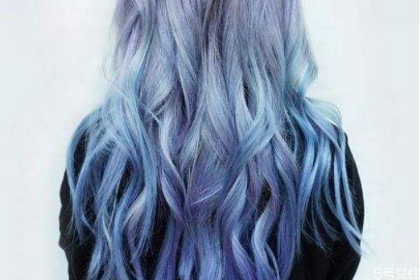 蓝色头发掉色快吗 染蓝色头发掉色怎么办 蓝色头发掉色快吗 染蓝色头发掉色怎么办