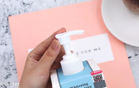 泰国牛奶身体乳真假对比图 泰国牛奶身体乳当地价格 泰国牛奶身体乳真假对比图 泰国牛奶身体乳当地价格