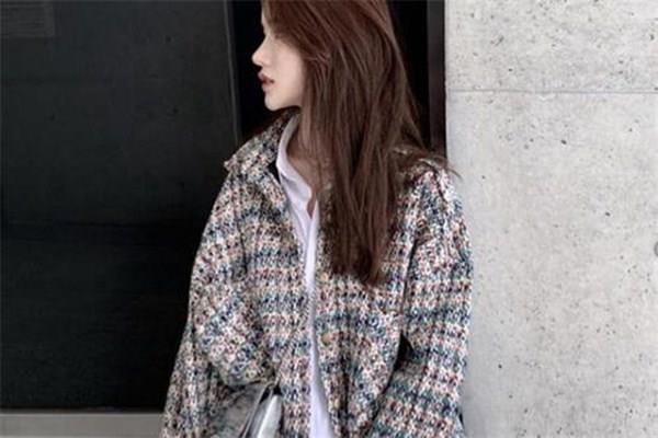 小香风套装里面怎么搭 小香风套装搭配技巧 小香风套装里面怎么搭 小香风套装搭配技巧