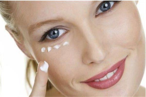 眼精华和眼霜有区别吗 眼精华和眼霜的区别是什么 眼精华和眼霜有区别吗 眼精华和眼霜的区别是什么