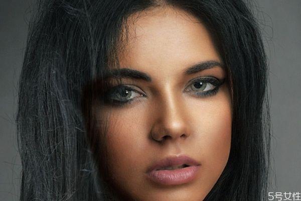 右脸长痘痘是为什么呢 右脸长痘痘的原因是什么呢 右脸长痘痘是为什么呢 右脸长痘痘的原因是什么呢