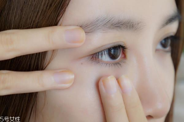 用了眼霜眼角皱纹变多怎么办 3个方法解除烦恼 用了眼霜眼角皱纹变多怎么办 3个方法解除烦恼