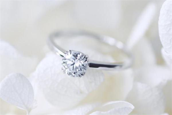 钻石腰码在什么位置 为什么有的钻石没有腰码 钻石腰码在什么位置 为什么有的钻石没有腰码