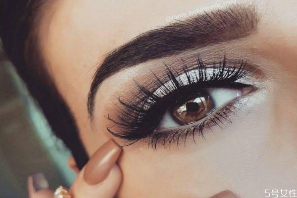 大地色欧美眼妆画法 欧美上挑眼线画法 大地色欧美眼妆画法 欧美上挑眼线画法