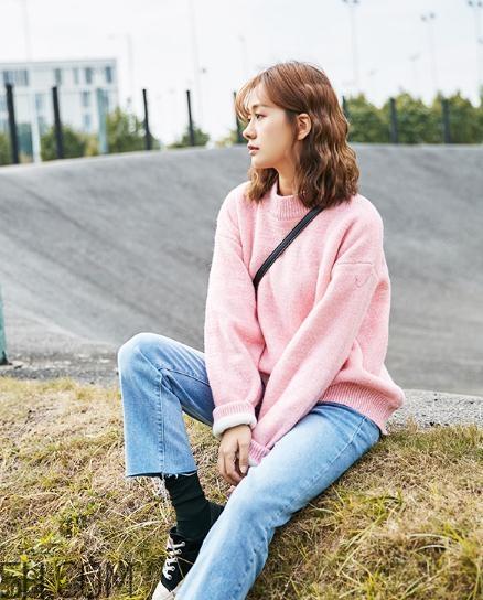 粉色毛衣搭配什么下身？粉色毛衣下面怎么搭配？